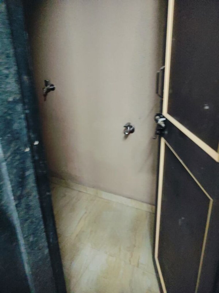 Bathroom, chandan-garden 2.5 Bedroom 1450 Sq.Ft. Apartment In Nibm Road Pune 10798677