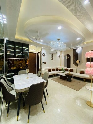 Team Area in 4 BHK Builder Floor at Dwarka Mor – for Sale
