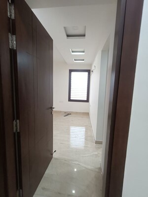 Building Lobby in 4 BHK Builder Floor at Sector 16 – for Rent