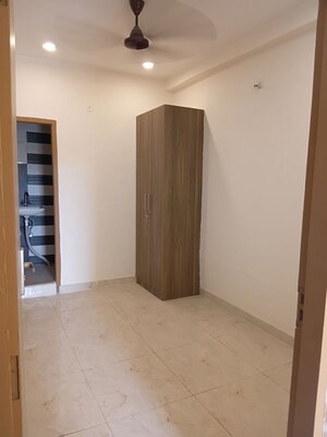 Furnished Amenities in 1 BHK Builder Floor at Palam Vihar Residents Association, Palam Vihar – for Rent