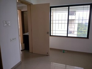 Room in 2 BHK Apartment at Loharuka Green City, Hadapsar – for Rent