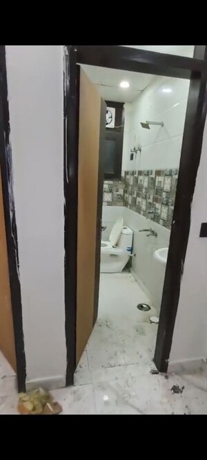 Building Lobby in 1 BHK Builder Floor at Vaishali Sector 2 – for Sale