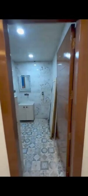 Building Lobby in 3 BHK Builder Floor at Vaishali Sector 6 – for Sale