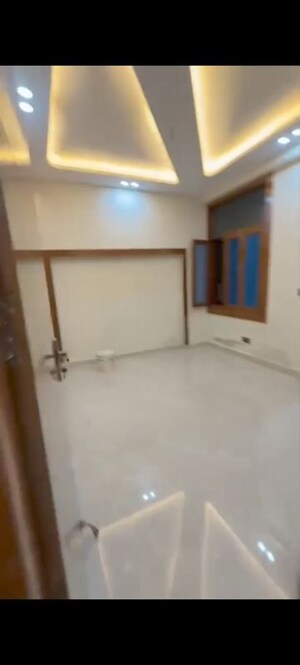 Room in 3 BHK Builder Floor at Vaishali Sector 6 – for Sale
