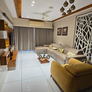 3 BHK Apartment For Rent in Khar Gymkhana Apartment, Khar West