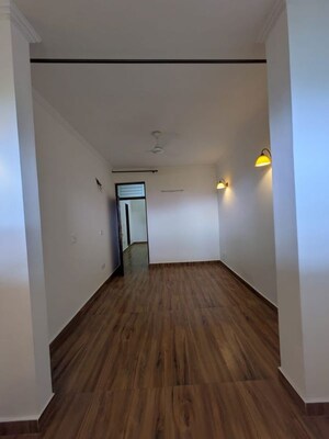 Room in 1 BHK Builder Floor at Sector 26 – for Rent