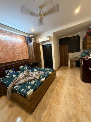 Bedroom in 1 RK Independent House at DLF Independent Floors, Dlf City Phase 3 – for Rent