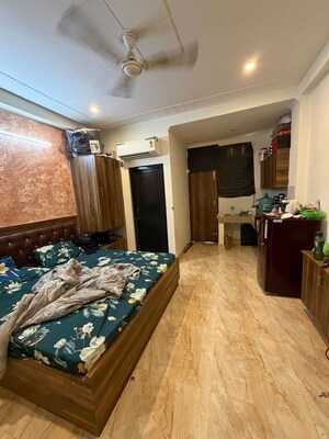 Bedroom in 1 RK Independent House at DLF Independent Floors, Dlf City Phase 3 – for Rent