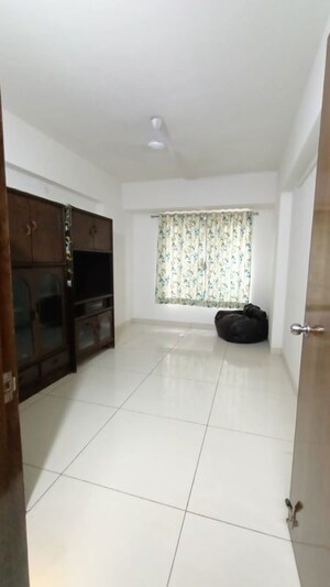 Team Area in 3 BHK Apartment at Sai Simran Apartment, Aundh – for Rent