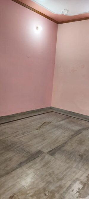 Room in 2 BHK Villa at Sector 52 – for Rent