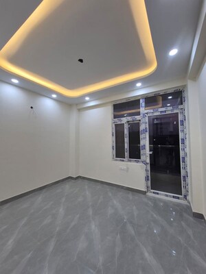 Room in 2 BHK Builder Floor at Rupa Residency Noida, Sector 73 – for Sale