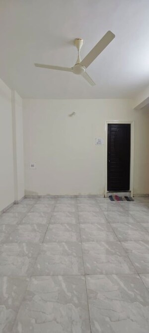 Room in 2 BHK Apartment at Bafna Padmaja 2, Katraj – for Rent