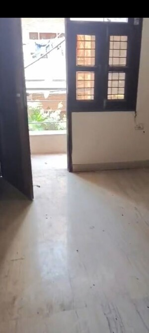 Room in 3 BHK Builder Floor at Paschim Vihar – for Sale